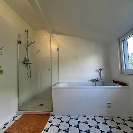 Helles Giebelzimmer Im Altbau * Köln