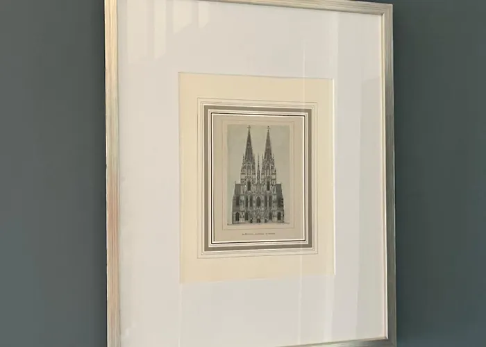 Helles Giebelzimmer Im Altbau Köln