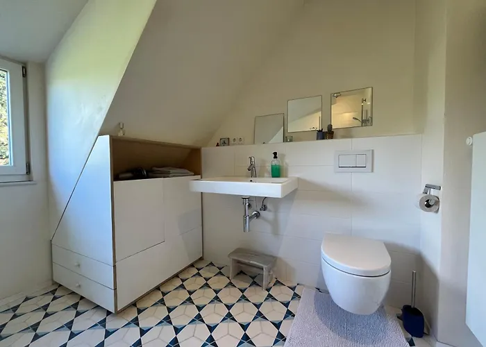 Helles Giebelzimmer Im Altbau Quarto em Acomodações Particulares Colónia