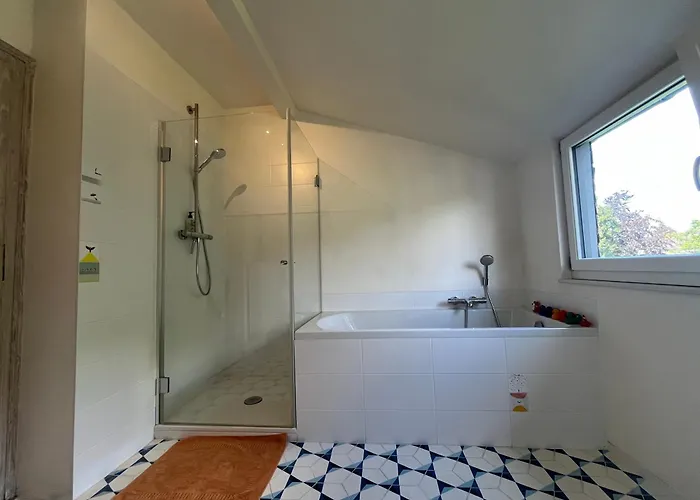 Helles Giebelzimmer Im Altbau * 쾰른