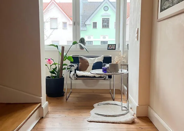홈스테이 Helles Giebelzimmer Im Altbau