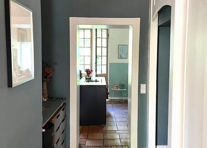 Helles Giebelzimmer Im Altbau Kwatera prywatna