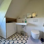 Helles Giebelzimmer Im Altbau בית אירוח קלן